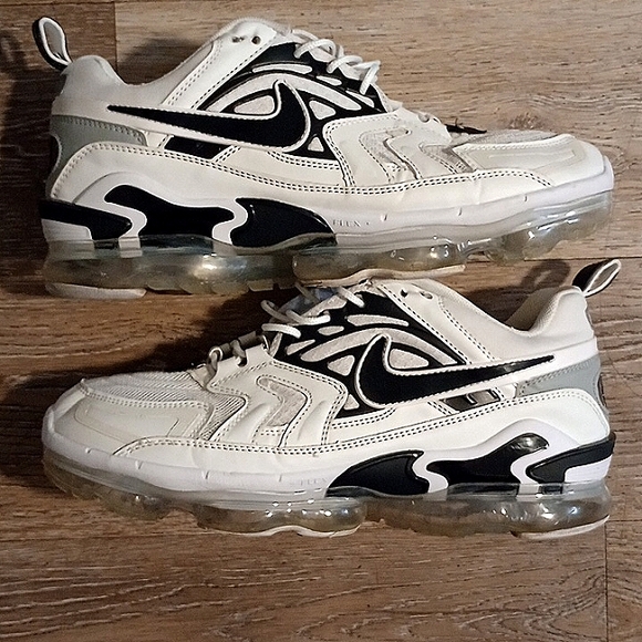 Shoes - Picture 1 of 4